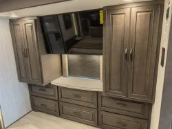 2026 Newmar Dutch Star 4369 | Thumbnail Photo 23 of 43