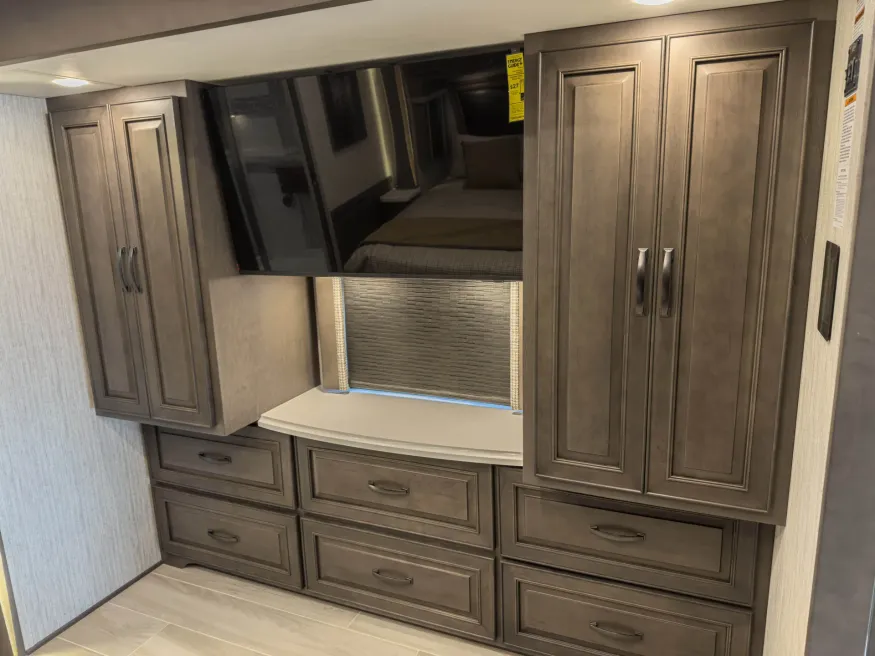 2026 Newmar Dutch Star 4369 | Photo 23 of 43