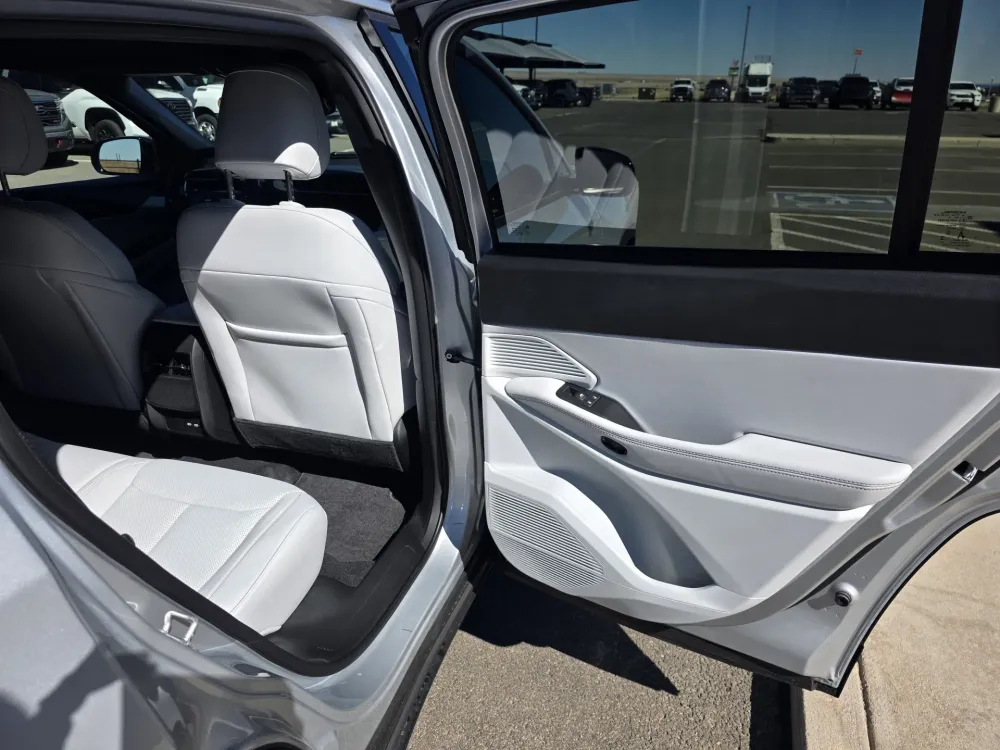 2026 Jeep Cherokee Limited - Photo 13