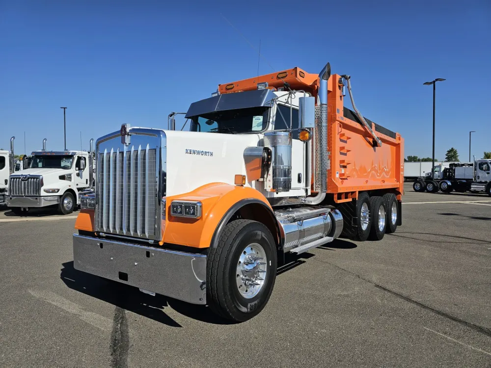 2025 Kenworth W900