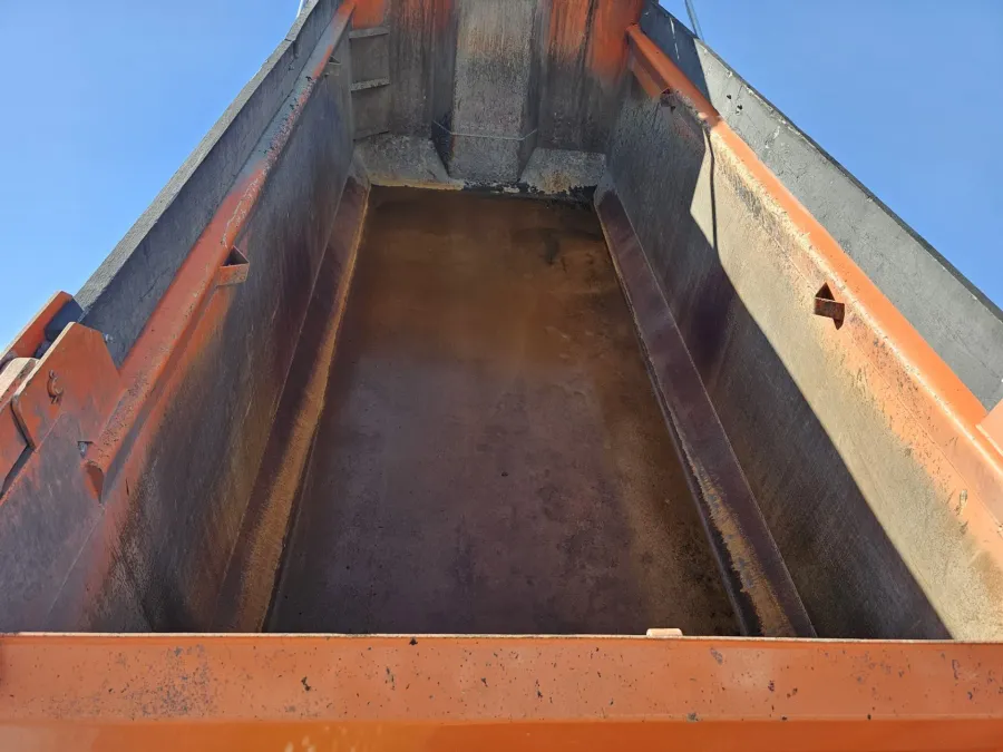 2025 Kenworth W900 | Photo 7 of 21