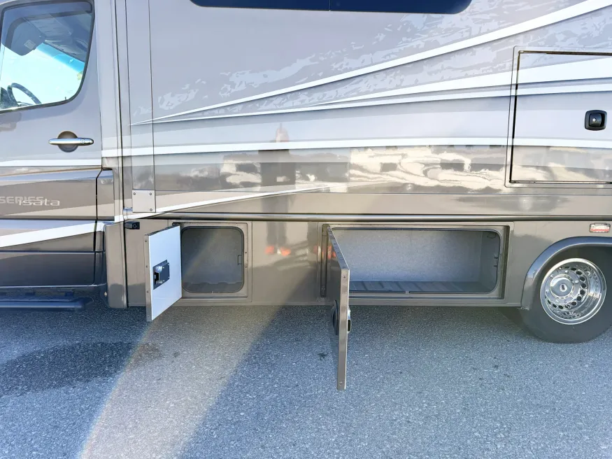 2016 Dynamax Isata 3 24FWM | Photo 22 of 22