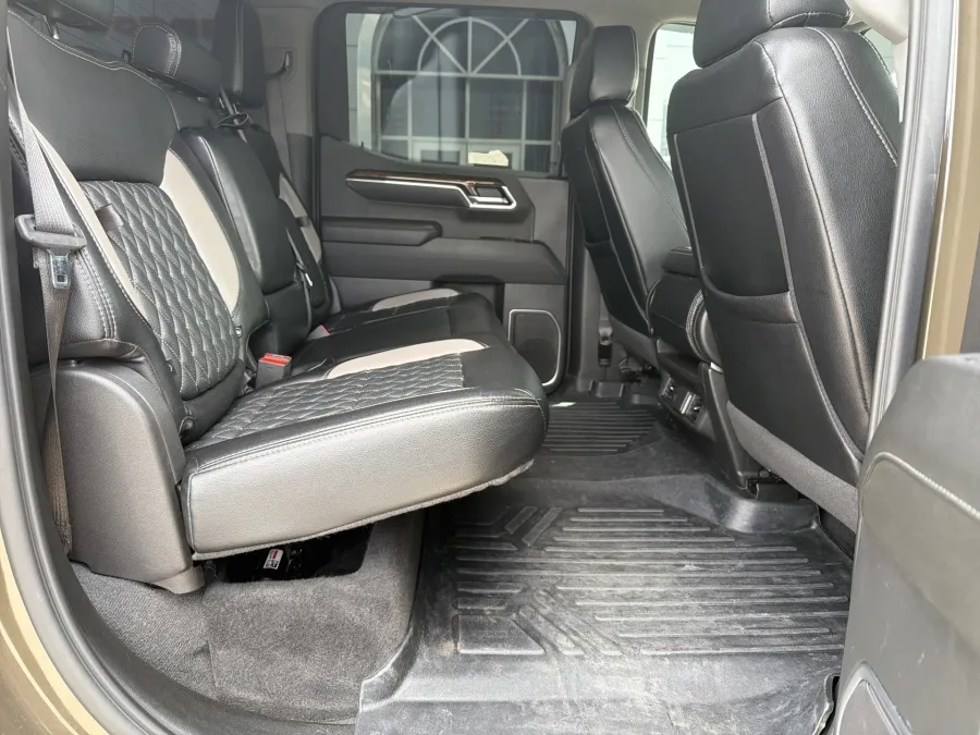 2024 GMC Sierra 1500 Elevation | Photo 9 of 22