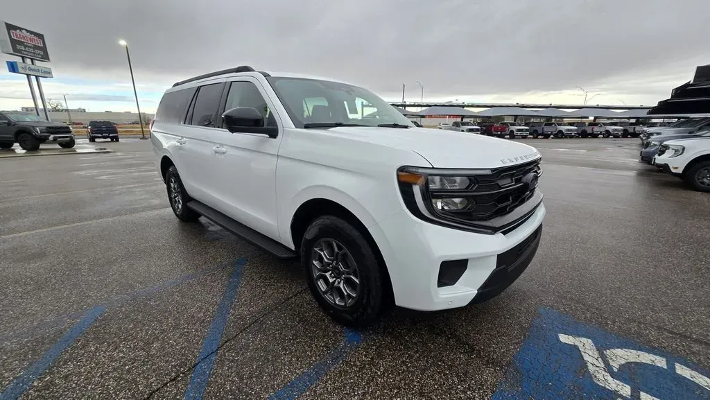 2026 Ford Expedition Max | Photo 3 of 47