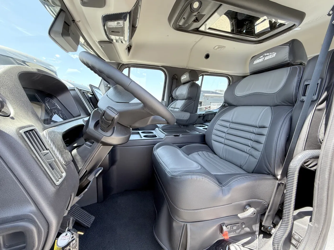 2025 Freightliner M2 106 Plus Summit Hauler | Photo 5 of 25