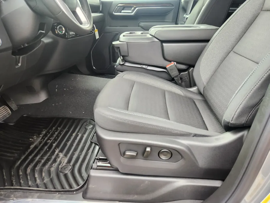 2026 GMC Sierra 1500 Elevation | Photo 8 of 28