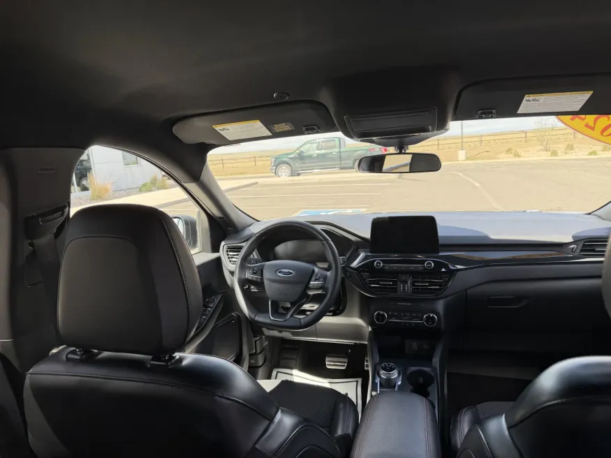 2024 Ford Escape ST-Line | Photo 11 of 24
