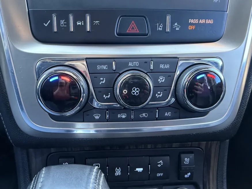 2016 GMC Acadia Denali | Photo 17 of 21