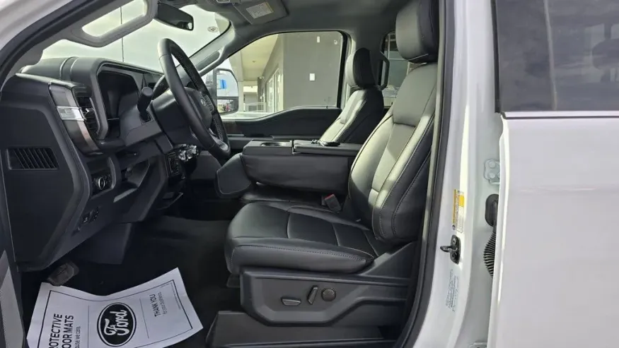 2026 Ford Super Duty F-250 | Photo 25 of 40