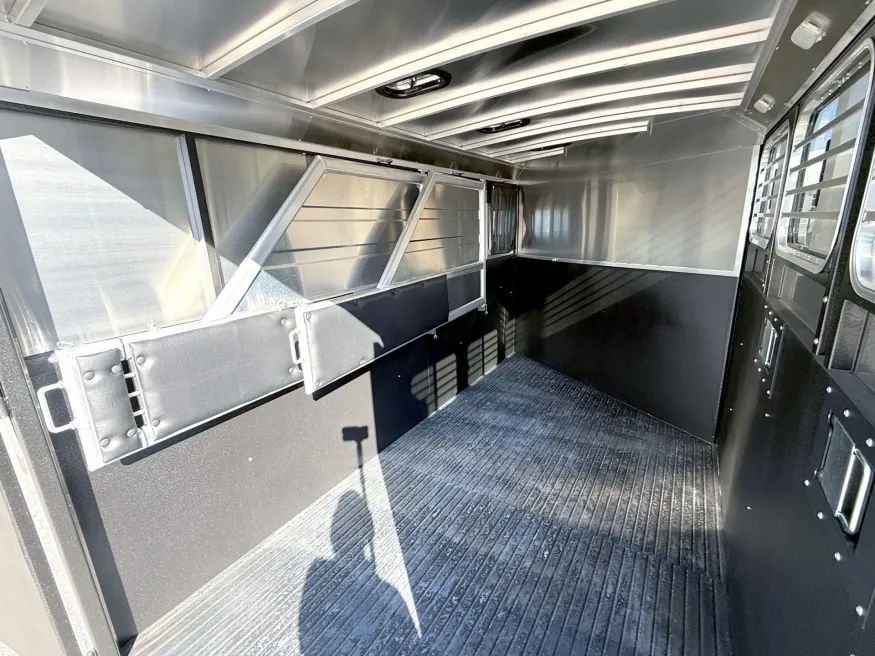 2025 Logan Coach Bullseye 3HGN | Photo 13 of 16