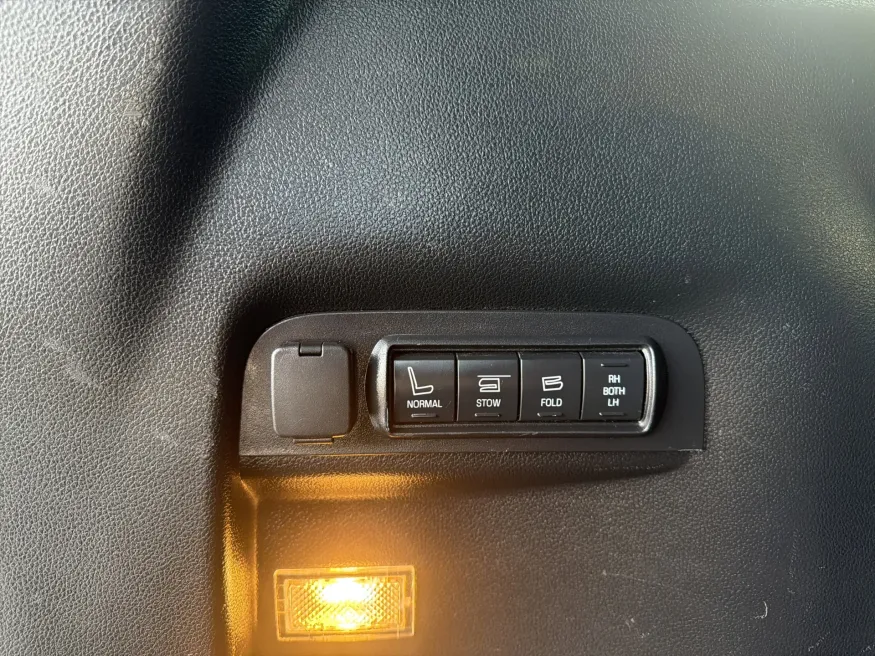 2016 Ford Explorer Limited | Photo 9 of 24