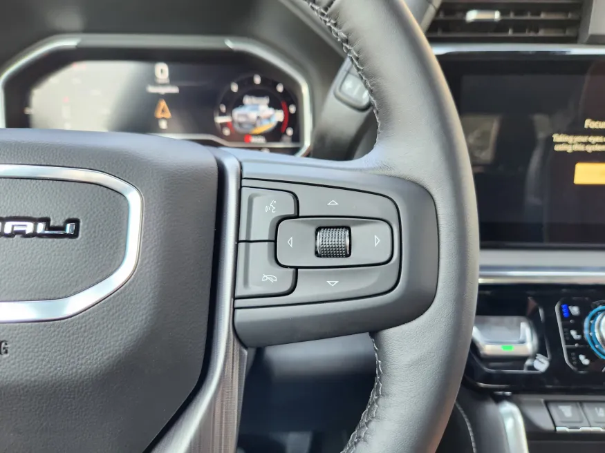 2025 GMC Sierra 3500HD Denali Ultimate | Photo 25 of 32