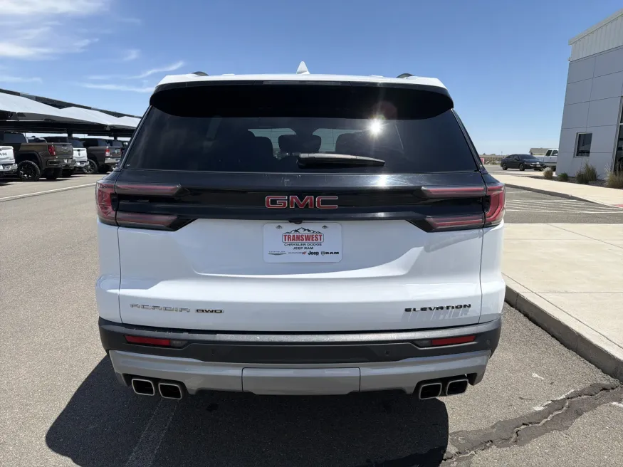 2024 GMC Acadia AWD Elevation | Photo 7 of 25