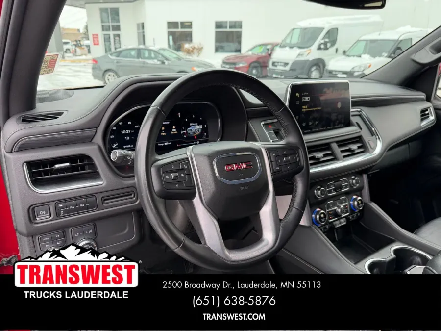 2024 GMC Yukon XL SLT | Photo 9 of 22