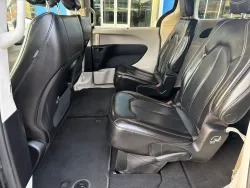 2023 Chrysler Pacifica Touring L | Thumbnail Photo 11 of 22