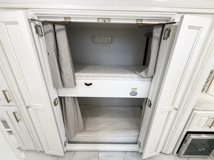 2023 Entegra Coach Cornerstone 45R | Photo 13 of 33