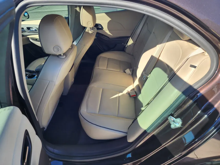 2015 Chevrolet Malibu LTZ | Photo 11 of 18