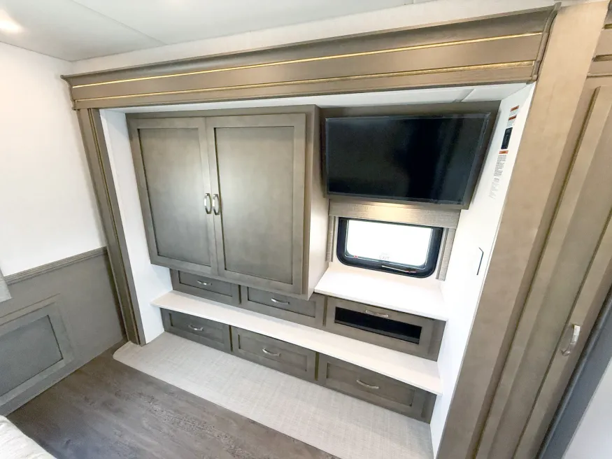 2027 Newmar Bay Star 3114 | Photo 16 of 27