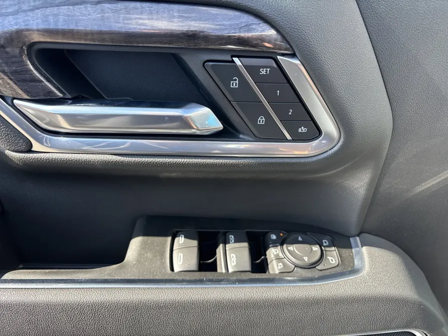 2026 Chevrolet Silverado 2500HD LTZ | Photo 12 of 20