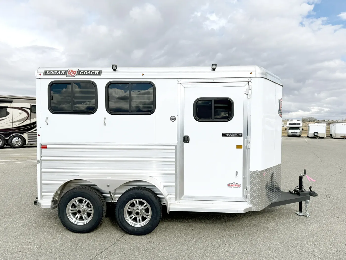 2026 Logan Coach Bullseye 2HBP | Photo 3 of 14