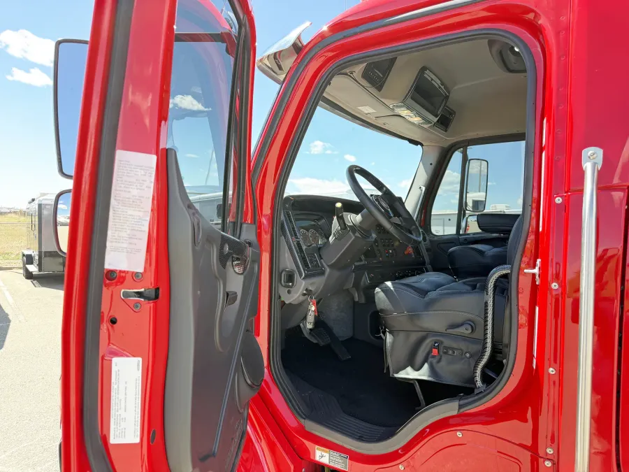 2023 Freightliner M2 106 Summit Hauler | Photo 4 of 24