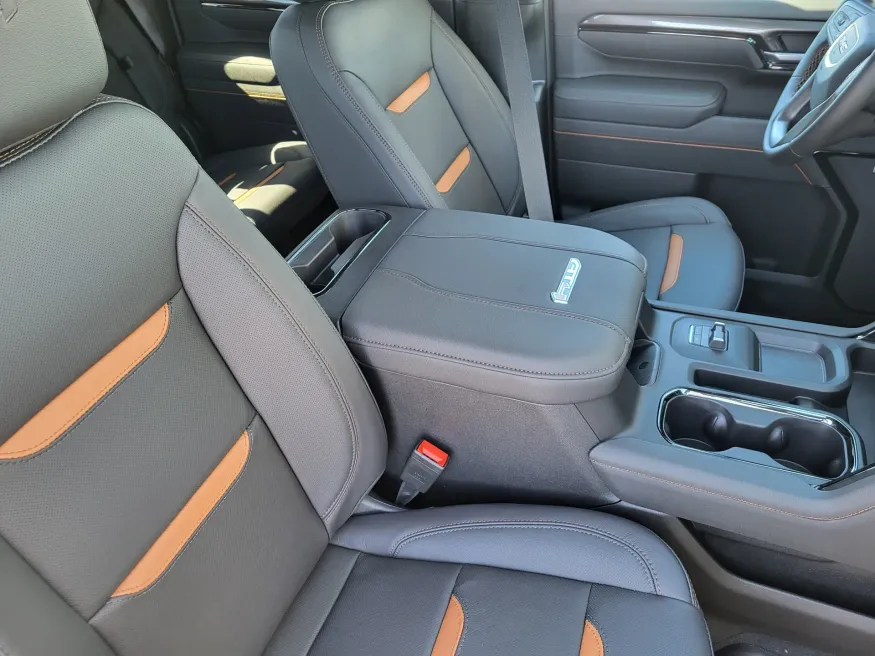 2026 GMC Sierra 2500HD AT4 | Photo 12 of 25