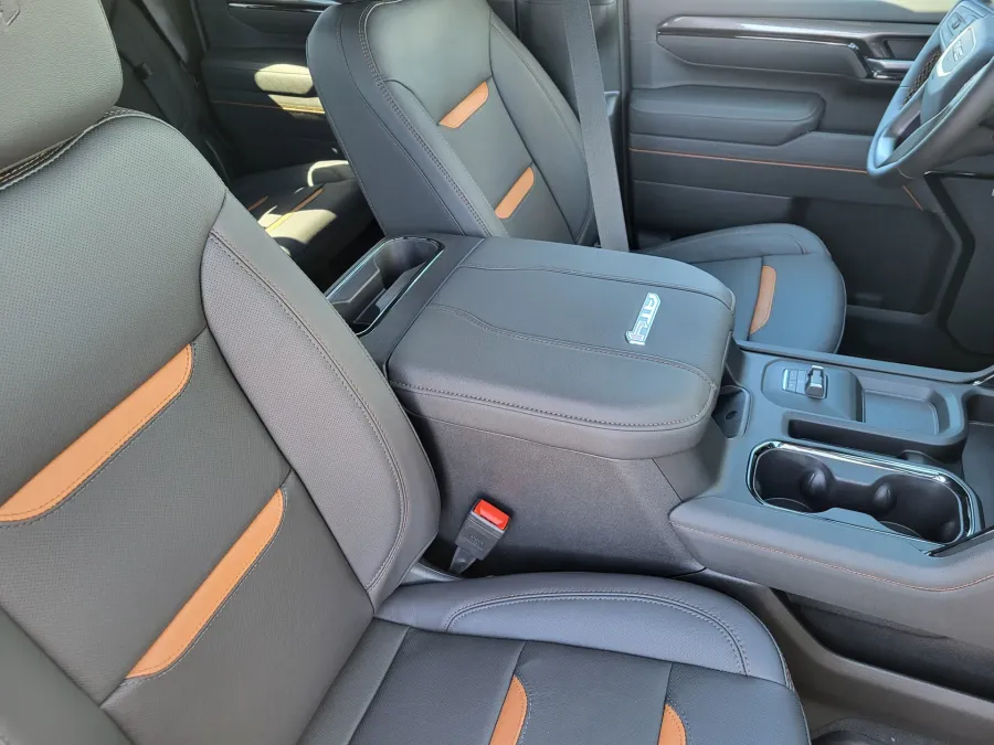 2026 GMC Sierra 2500HD AT4 | Photo 12 of 25
