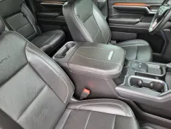 2024 GMC Sierra 2500HD Denali | Thumbnail Photo 12 of 25