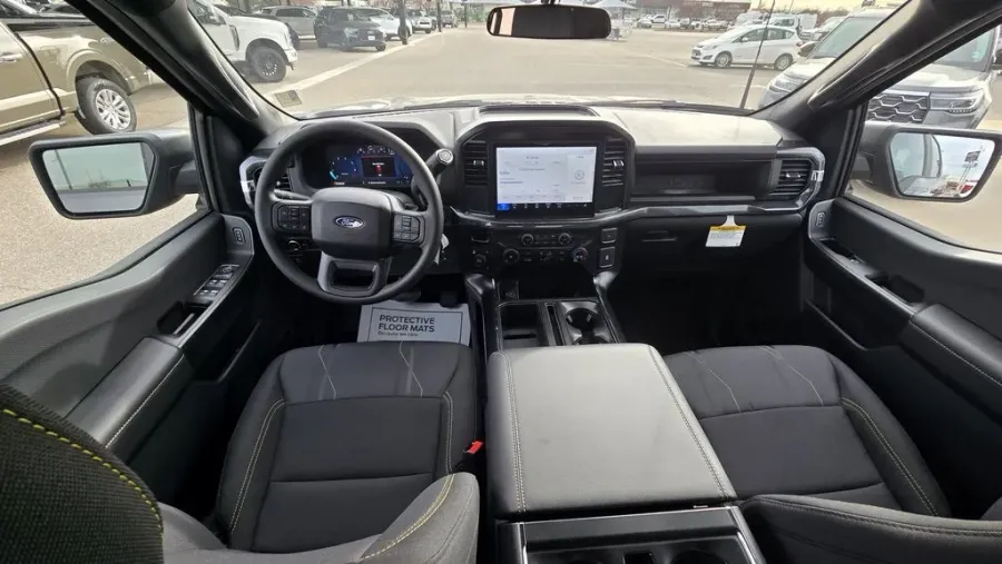 2025 Ford F-150 | Photo 26 of 30