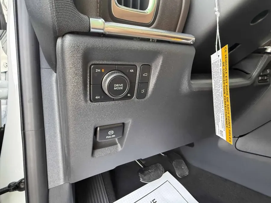 2025 Ford Expedition Max | Photo 16 of 34