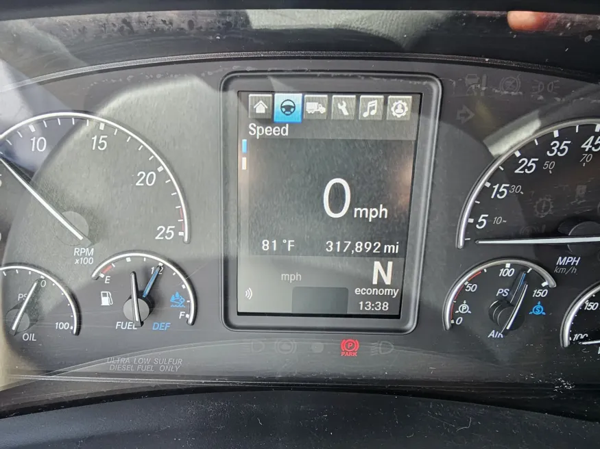 2024 Freightliner Cascadia 126 | Photo 12 of 23