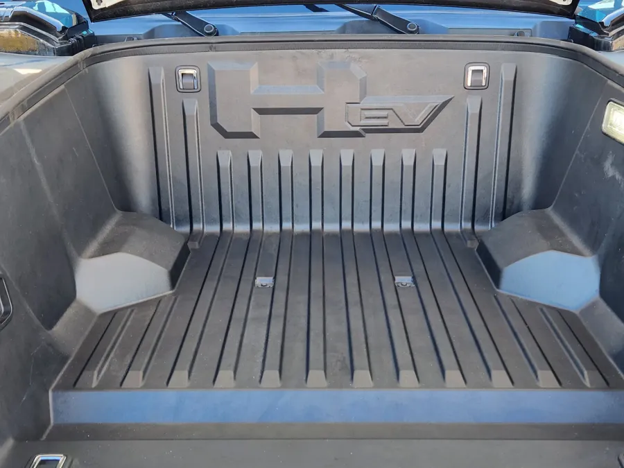 2024 GMC HUMMER EV SUV 3X | Photo 20 of 21