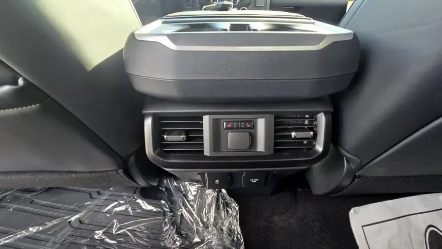 2025 Ford F-150 | Photo 31 of 32