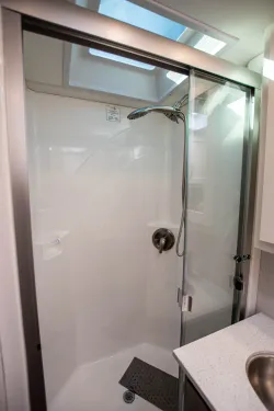 2026 Newmar Bay Star Sport 3225 | Thumbnail Photo 22 of 25