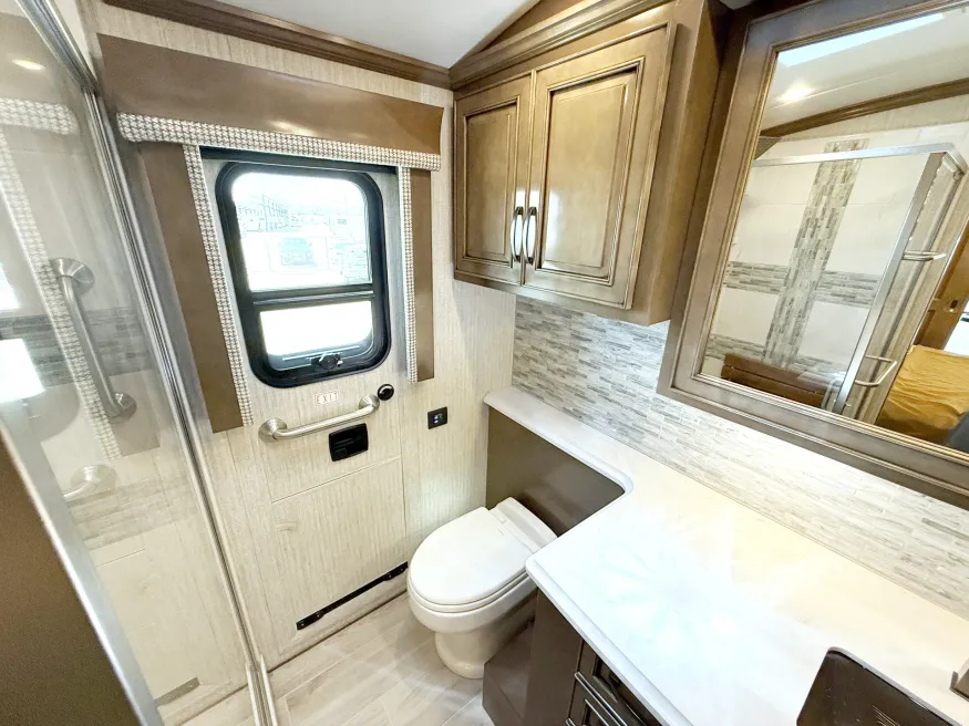 2026 Newmar Dutch Star 4081 | Photo 17 of 32