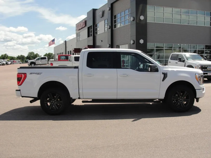 2021 Ford F-150 XLT | Photo 11 of 28
