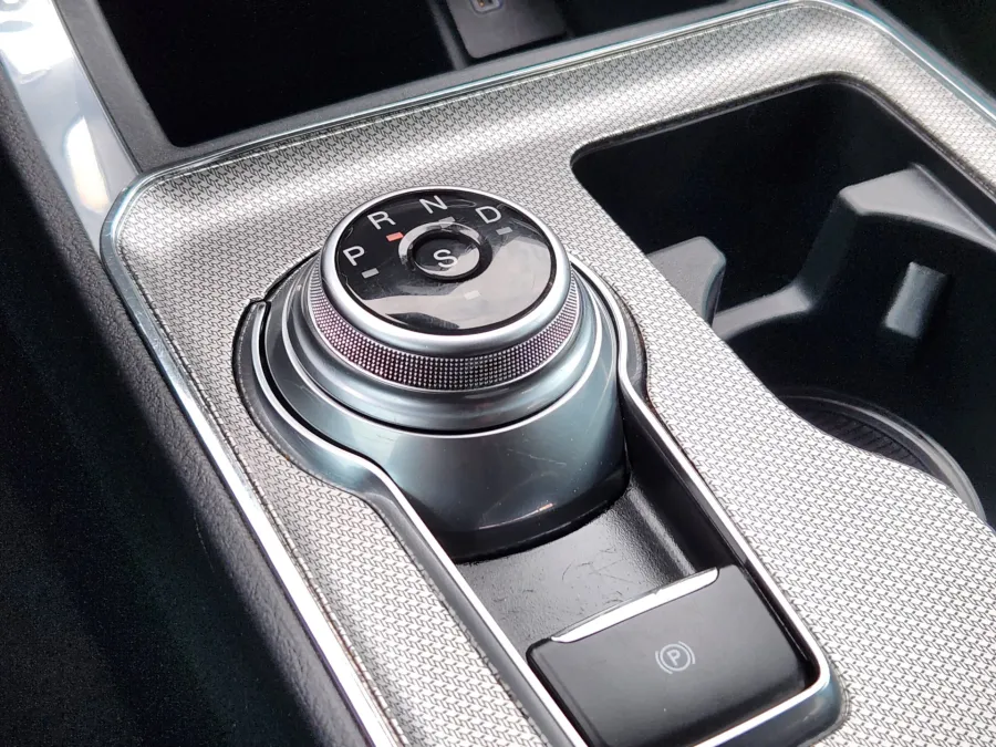 2021 Ford Edge ST | Photo 25 of 27