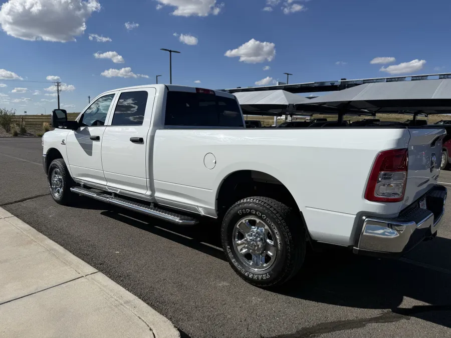 2024 RAM 2500 Tradesman | Photo 5 of 17