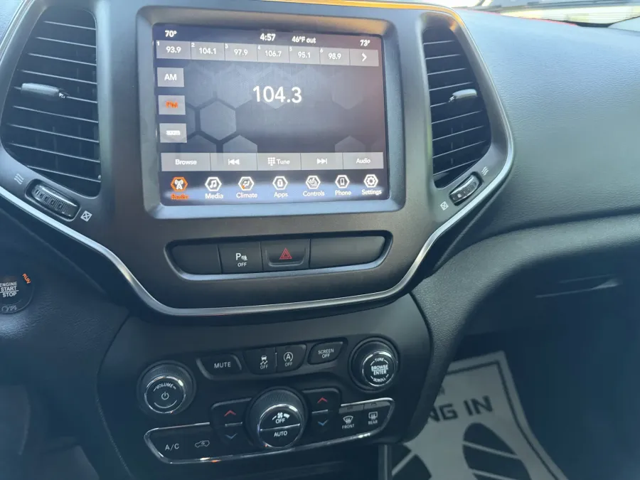 2020 Jeep Cherokee Trailhawk | Photo 11 of 15