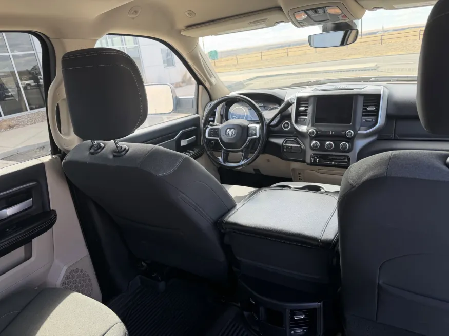 2022 RAM 2500 Big Horn | Photo 9 of 18