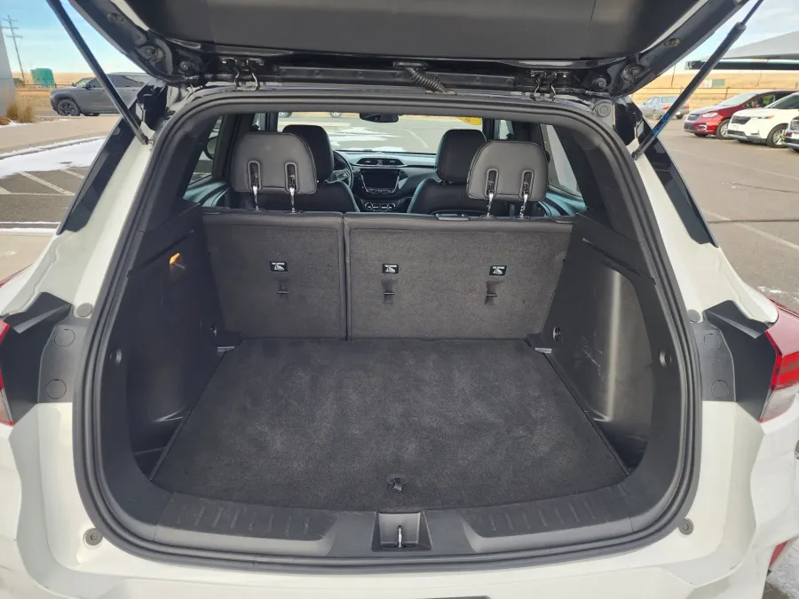 2021 Chevrolet Trailblazer RS | Photo 12 of 23