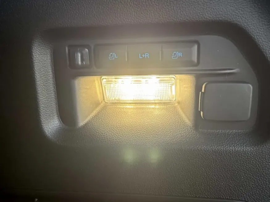 2026 Ford Explorer | Photo 9 of 25