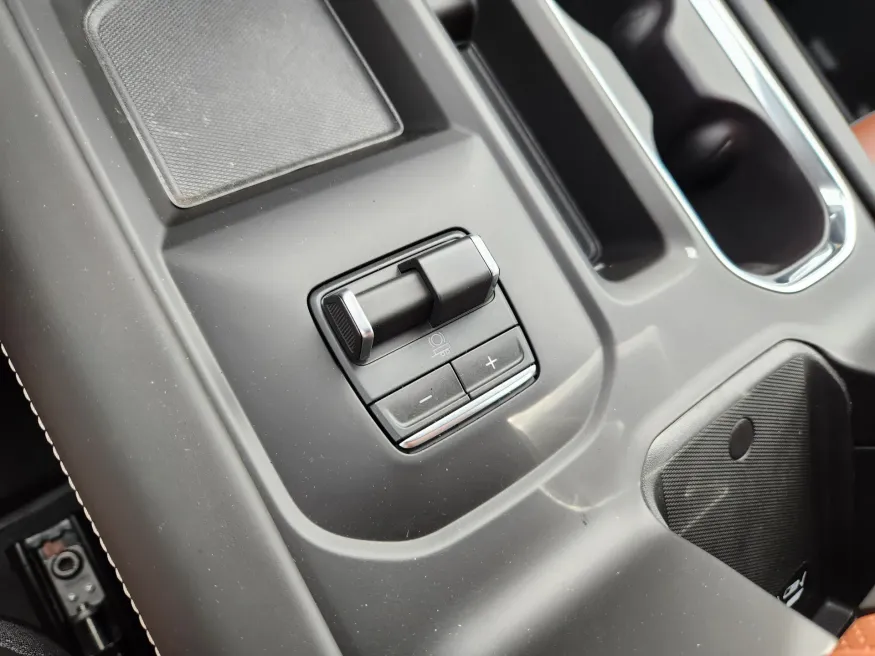 2026 GMC Sierra 3500HD Denali Ultimate | Photo 27 of 31