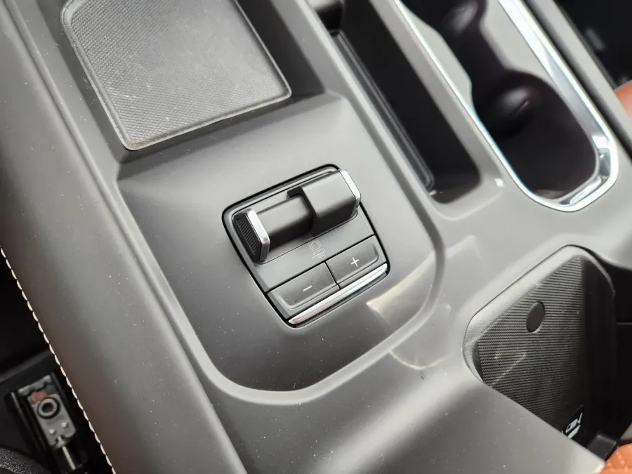 2026 GMC Sierra 3500HD Denali Ultimate | Photo 27 of 31