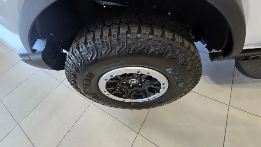 2026 Ford Bronco | Photo 8 of 28