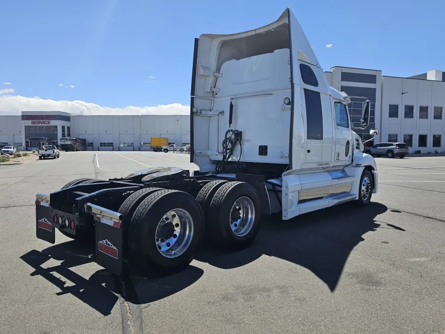 2022 Western Star 5700XE | Photo 8 of 23