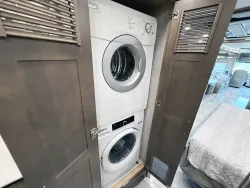 2023 Newmar Essex 4551 | Thumbnail Photo 21 of 34