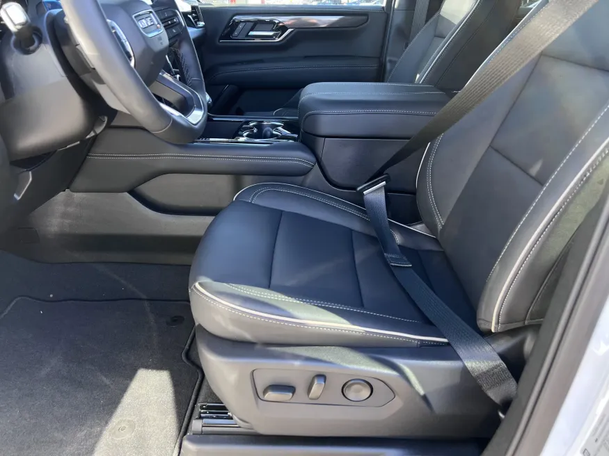 2026 GMC Yukon Elevation | Photo 8 of 29