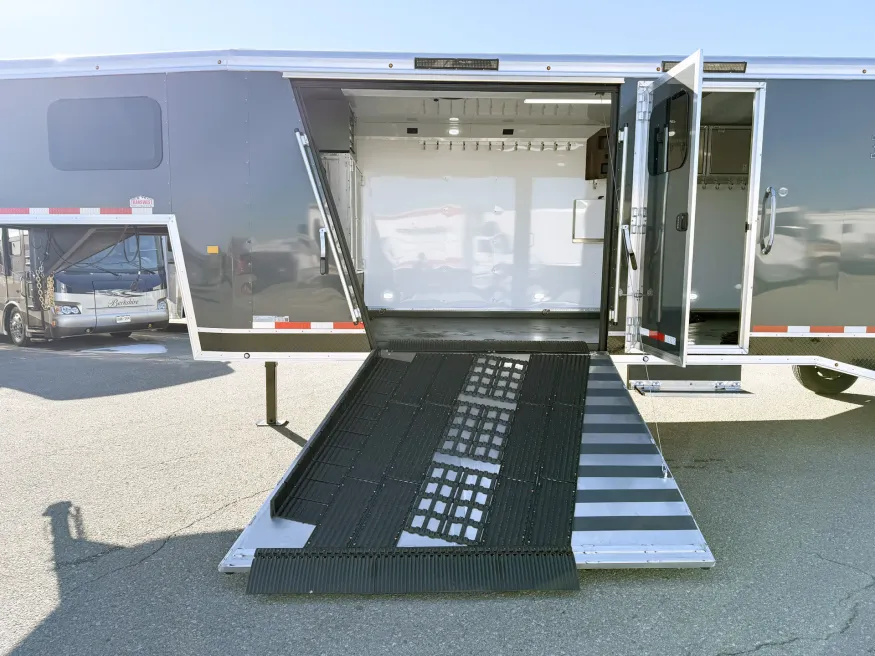 2026 Logan Coach Horse Power Burandt Edition | Photo 20 of 22