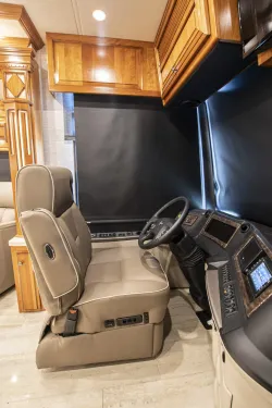 2020 Newmar Dutch Star 4369 | Thumbnail Photo 10 of 55